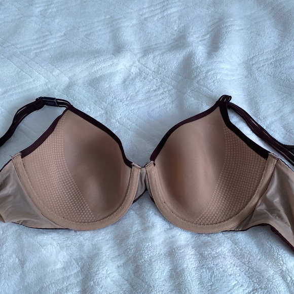 NWT Victoria’s Secret. Lightly Lined Bra. 34B - Picture 4 of 5